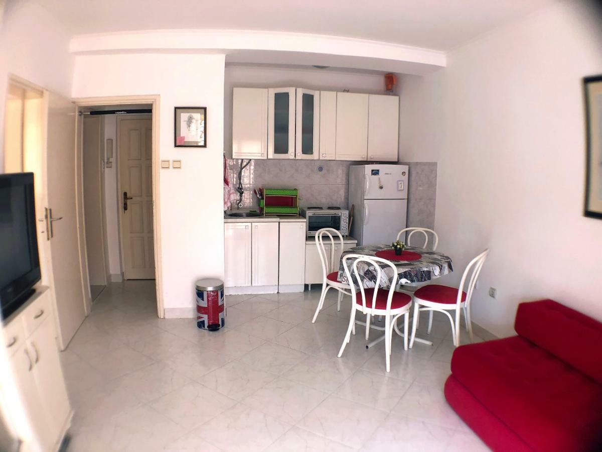 One Bedroom Apartment 500M From The Beach ブドヴァ エクステリア 写真