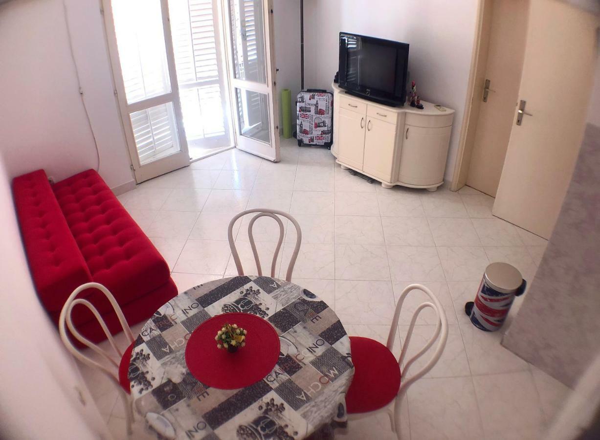 One Bedroom Apartment 500M From The Beach ブドヴァ エクステリア 写真